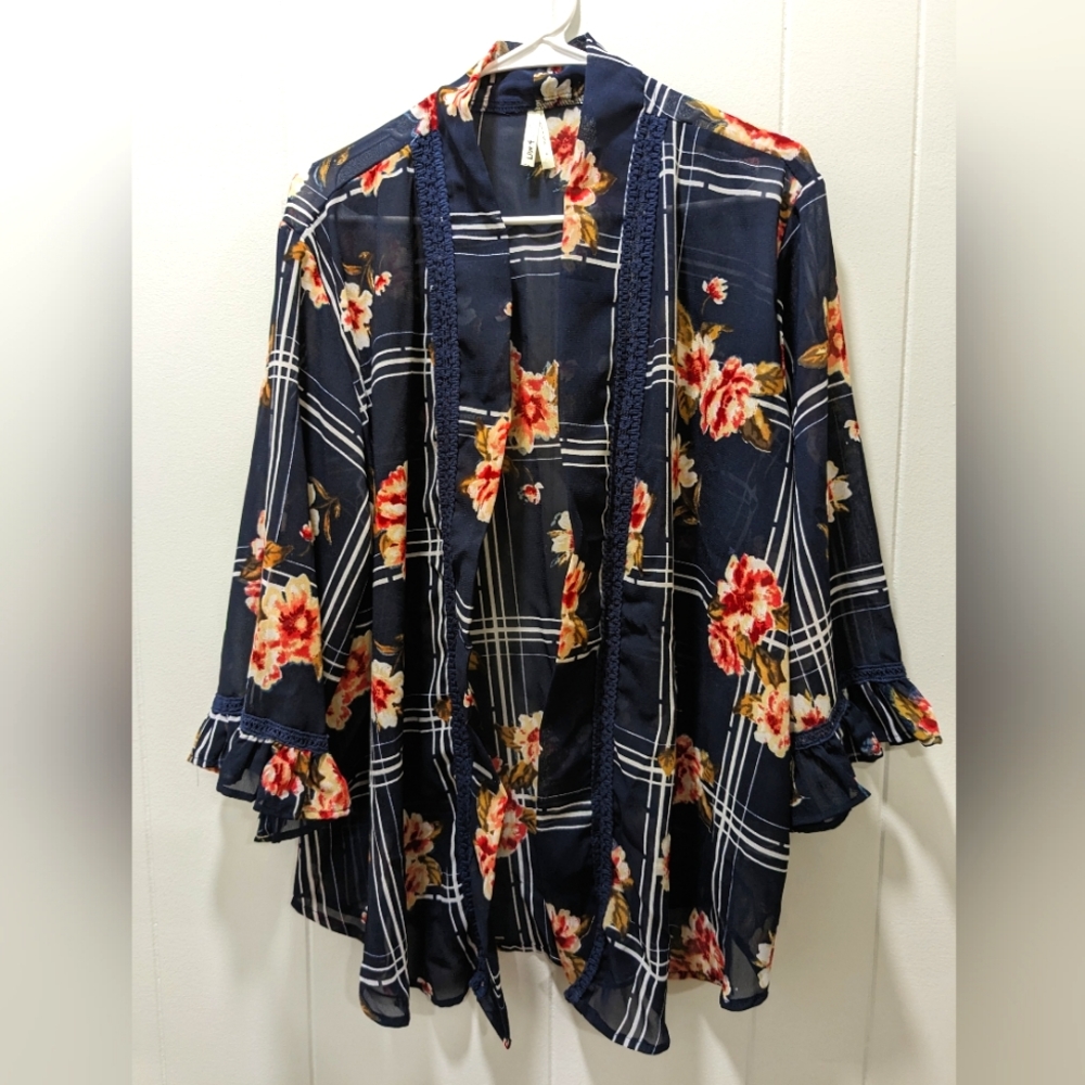 Misses kimono by Live 4 Truth. Size S. Boho